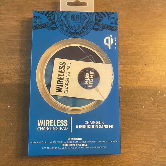 Bud Light Wireless Charging Pad for iPhone & Android Devices - Picture 1 of 4